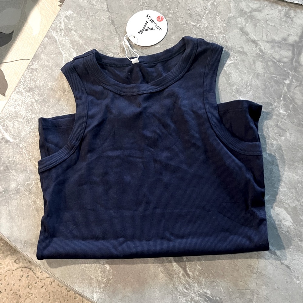 Anrabess Sleeveless Top - Picture 1 of 4
